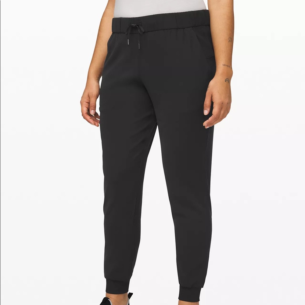 NWOT Lululemon On the Fly 28in Jogger